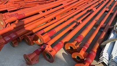 Materiales de acero a granel almacenados