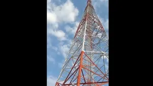 Torre angular de acero de 4 patas
