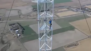 Torre arriostrada 3