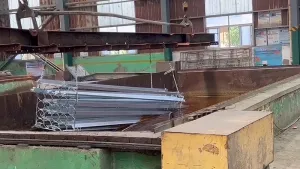 Producción de torres angulares de acero