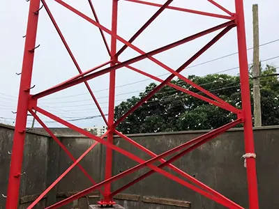 Torre tubular de acero de 3 patas de 50m