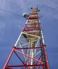 Torre de comunicación arriostrada