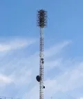 Torre de comunicación arriostrada
