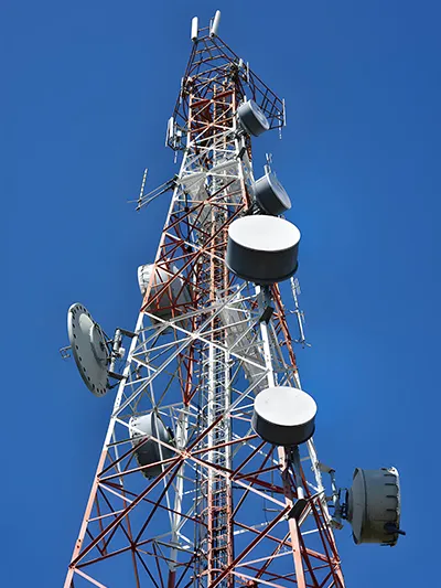 Torre de comunicación por microondas
