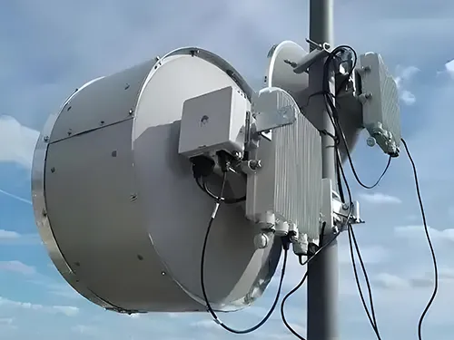 Torre de comunicación por microondas