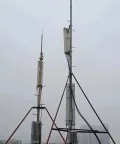 Torre de comunicaciones sobre  azotea