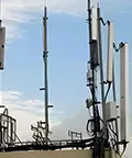Torre de comunicaciones sobre  azotea