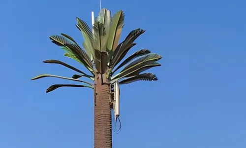 Torre de comunicaciones camuflada (Torre de palmera)