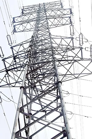 Torre de iluminación angular de acero de 4 patas