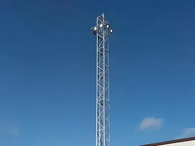 Torre de iluminación angular de acero de 4 patas